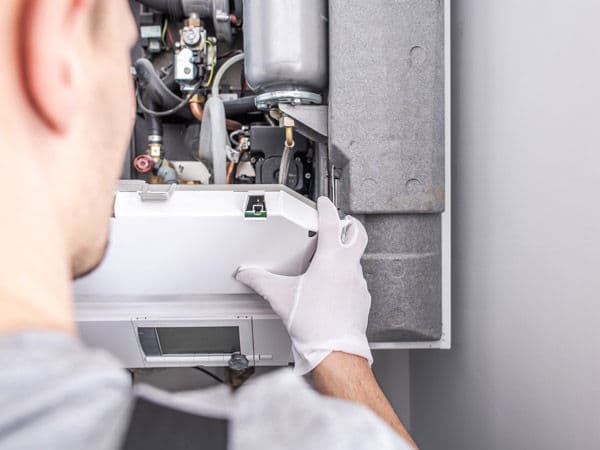 Blog post Choosing Between Tankless and Tank Water Heaters image